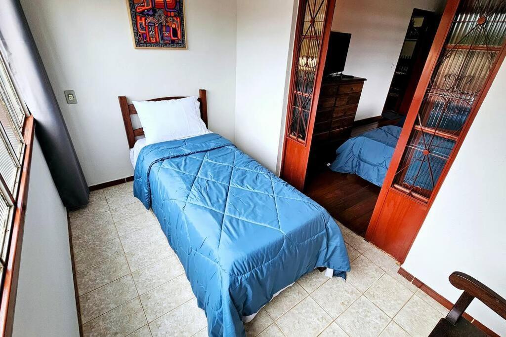Вилла Casa Dos Coelhos, 750M Do Centro, Ate 12 Pessoas Тирадентис Экстерьер фото